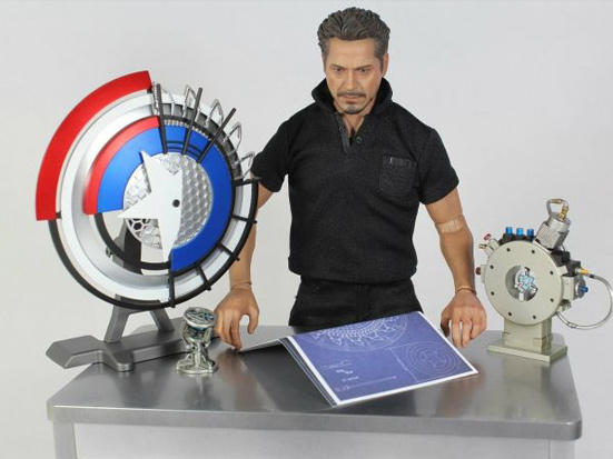 创亚涂油机餐盒铝箔铝箔分切机组上调试成功